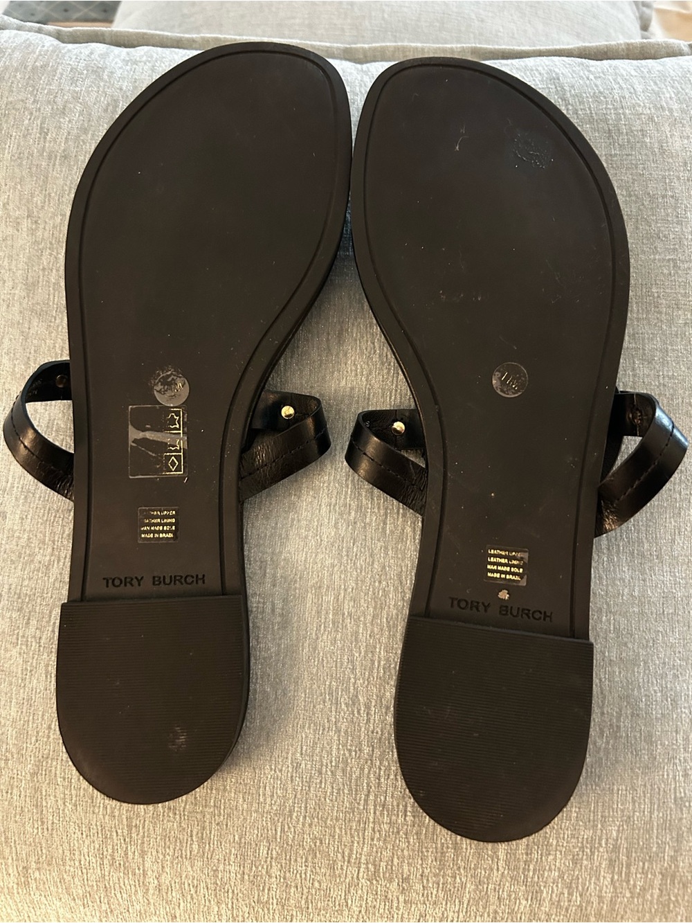 Tory Burch Black Leather Logo Cutout Thong Sandals with Gold Accents. - Picture 3 of 8